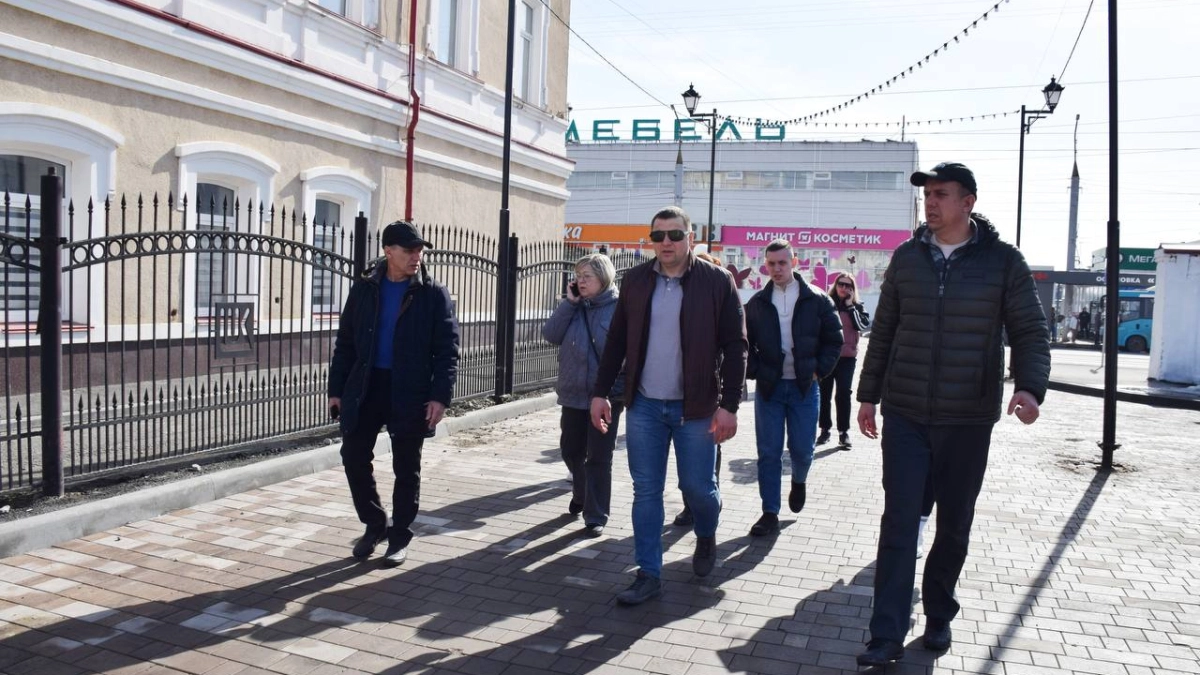 Глава Ростова объехал город: ремонты школ, паводок и весенняя уборка