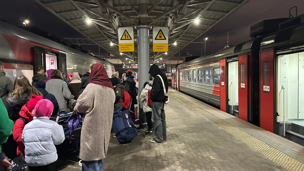 Больше не посидеть: нижняя полка в купе поездов будет недоступна – какие еще запреты вводят РЖД