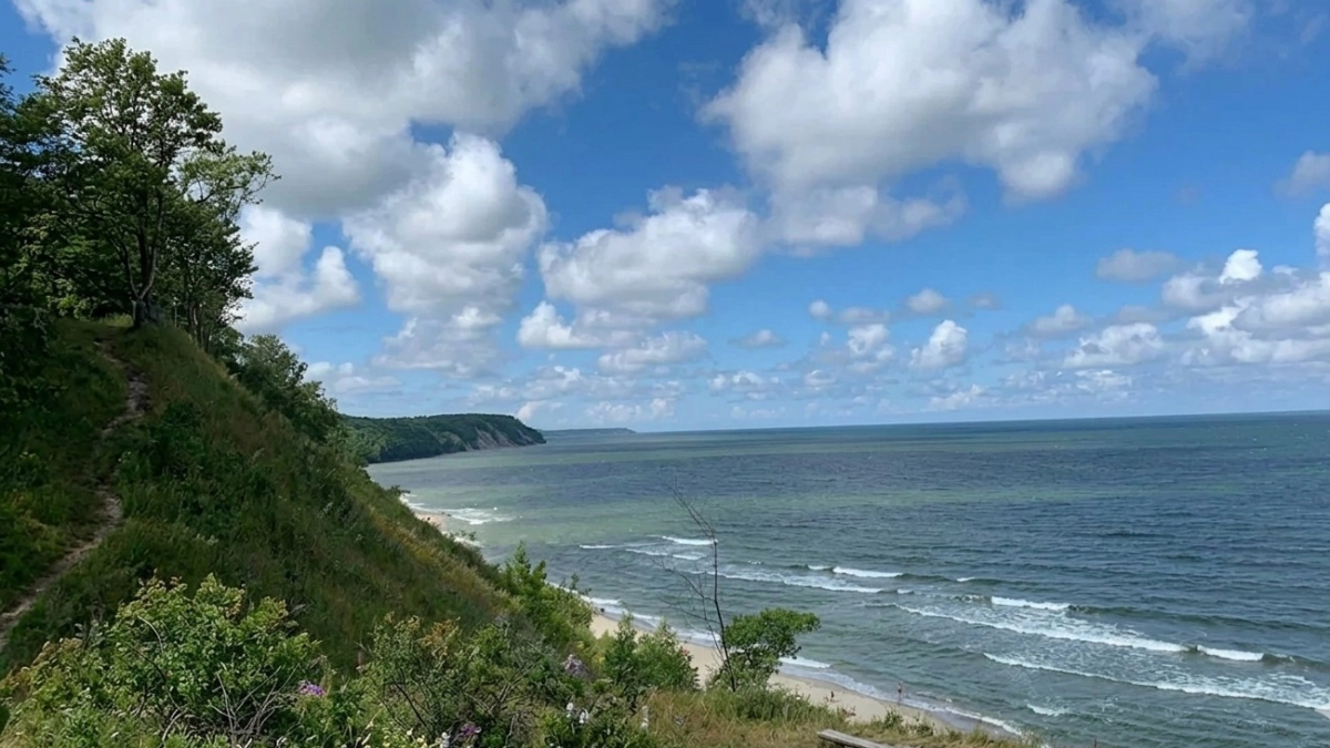 Чище Байкала, ближе Вьетнама и цены дешевле Турции: новый морской курорт в России, который лучше заграницы