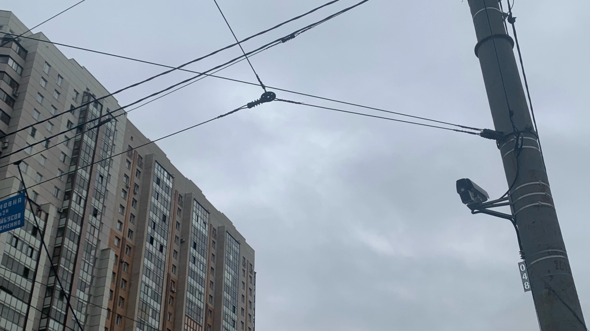 Знакомый инспектор ГАИ раскрыл секрет: за сколько метров и перед какими камерами тормозить, чтобы не словить штраф