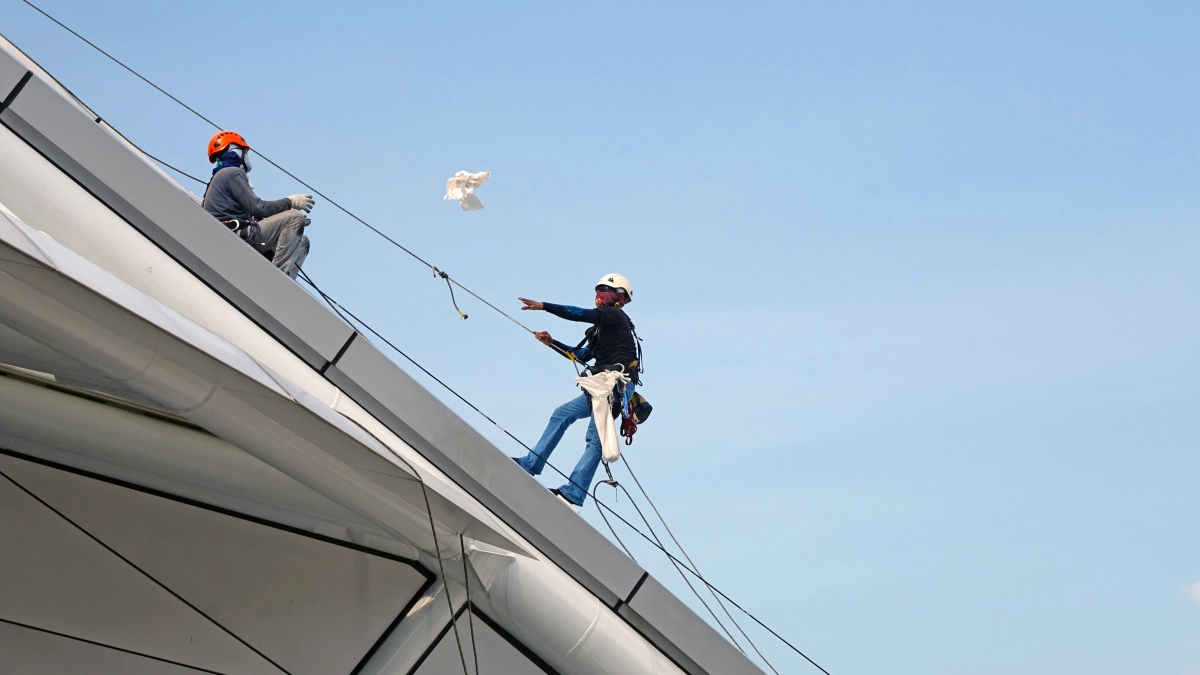 Аферисты под предлогом ремонта окон обманывали пенсионеров Кургана на шестизначные суммы