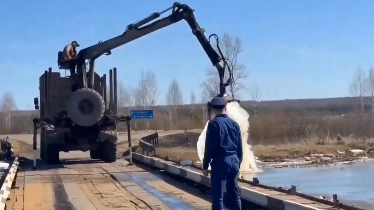 Прокуратура взяла на контроль ситуацию с паводком в Каргапольском районе