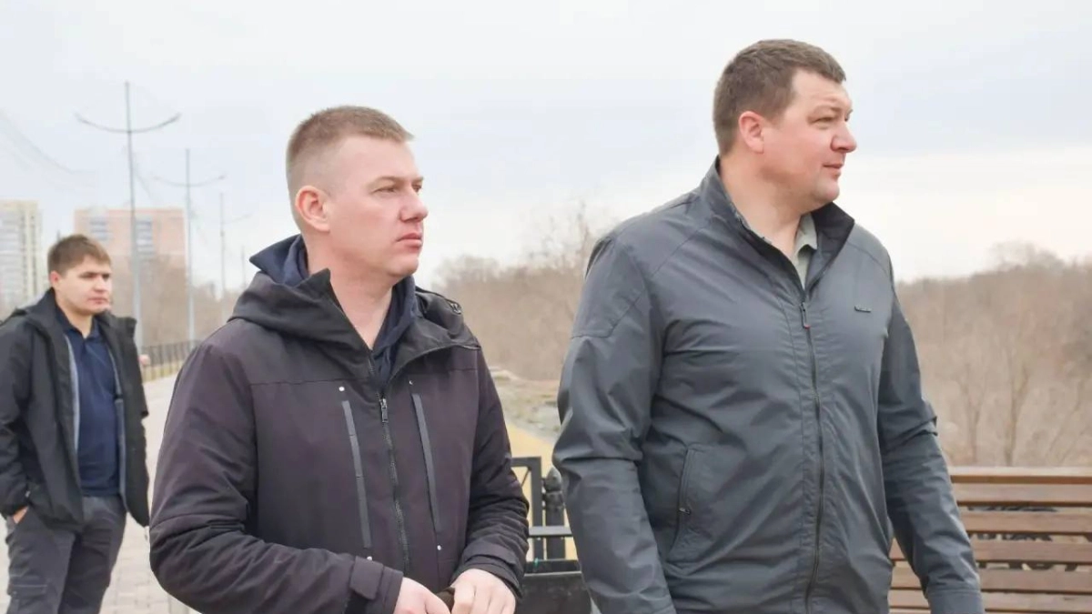 Курган готовится к весне: в городе проходят субботники