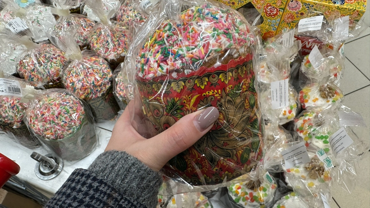 Взяла кулич за 49 рублей в Магните: попробовав окаменела - честный отзыв о составе, текстуре и весе