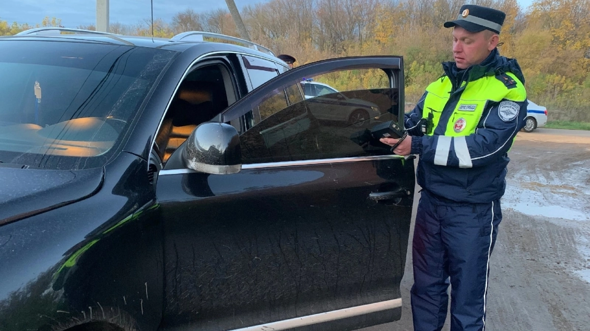 В ГАИ поставили точку в вопросе: что ждет тех, кто старше 65 лет - водителям указали на действующие нормы и ограничения
