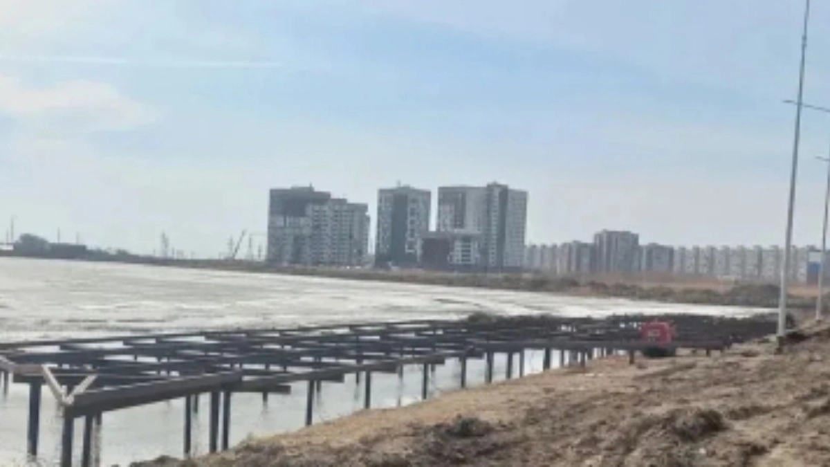 В Кургане активно продолжается благоустройство набережной на о. Черном