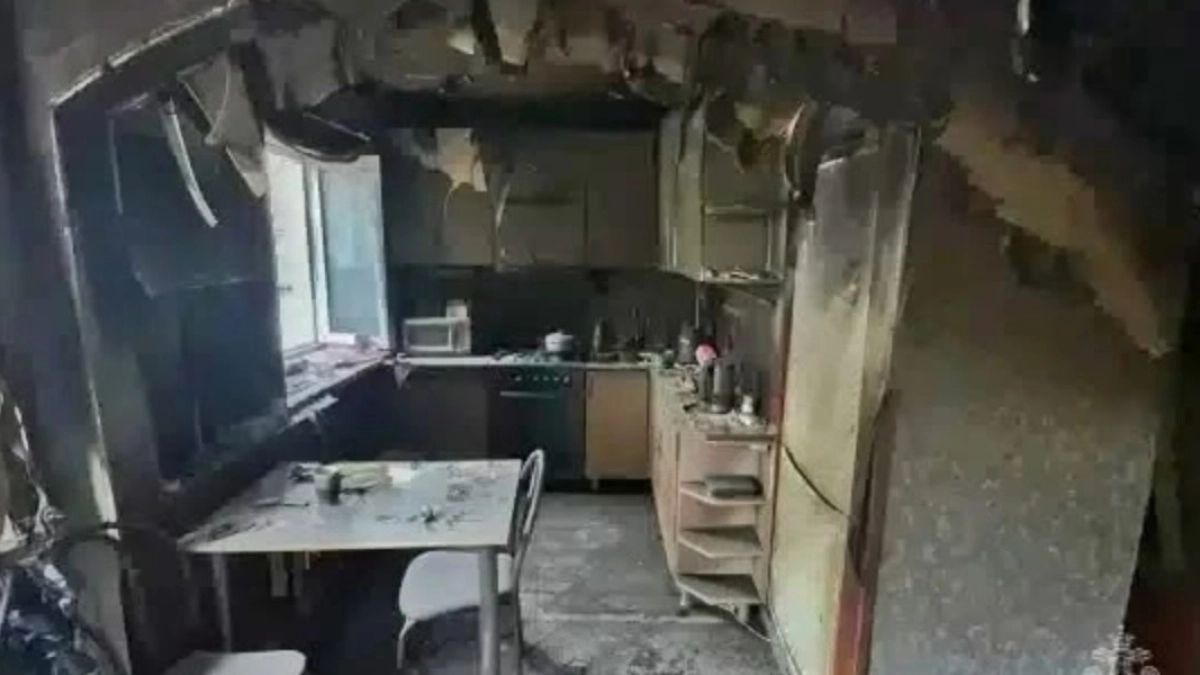 В Кургане огнеборцы спасли из горящего дома восемь человек