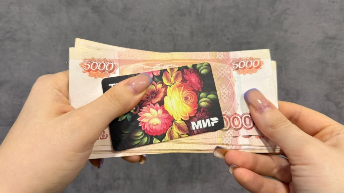 Жительницу Макушинского района оштрафовали за кражу денег с карты товарища