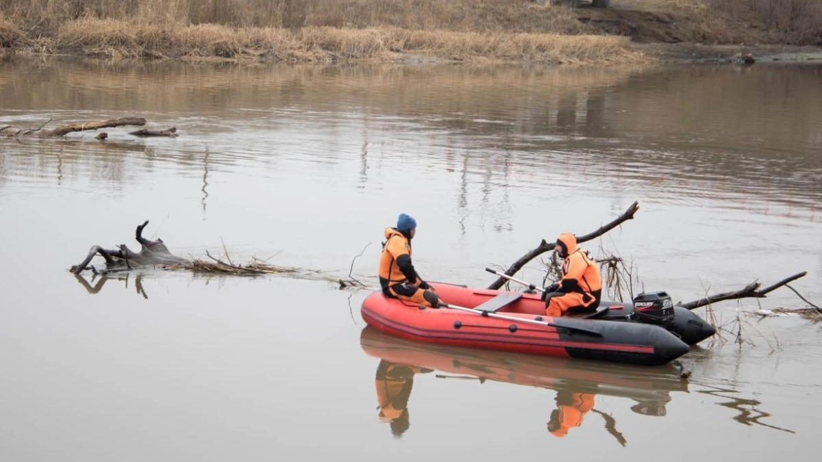 В Кургане проведены работы по расчистке русла р. Тобол под Кировским мостом