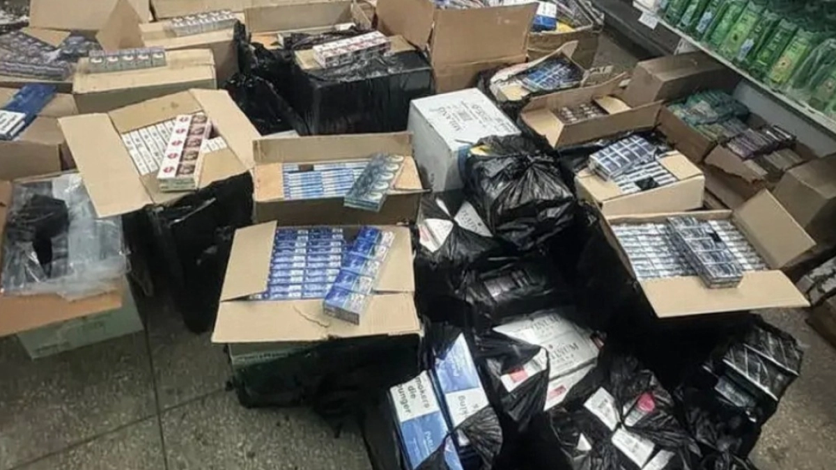 Жителя Кургана задержали за попытку сбыть около 13,5 тысяч пачек немаркированных сигарет