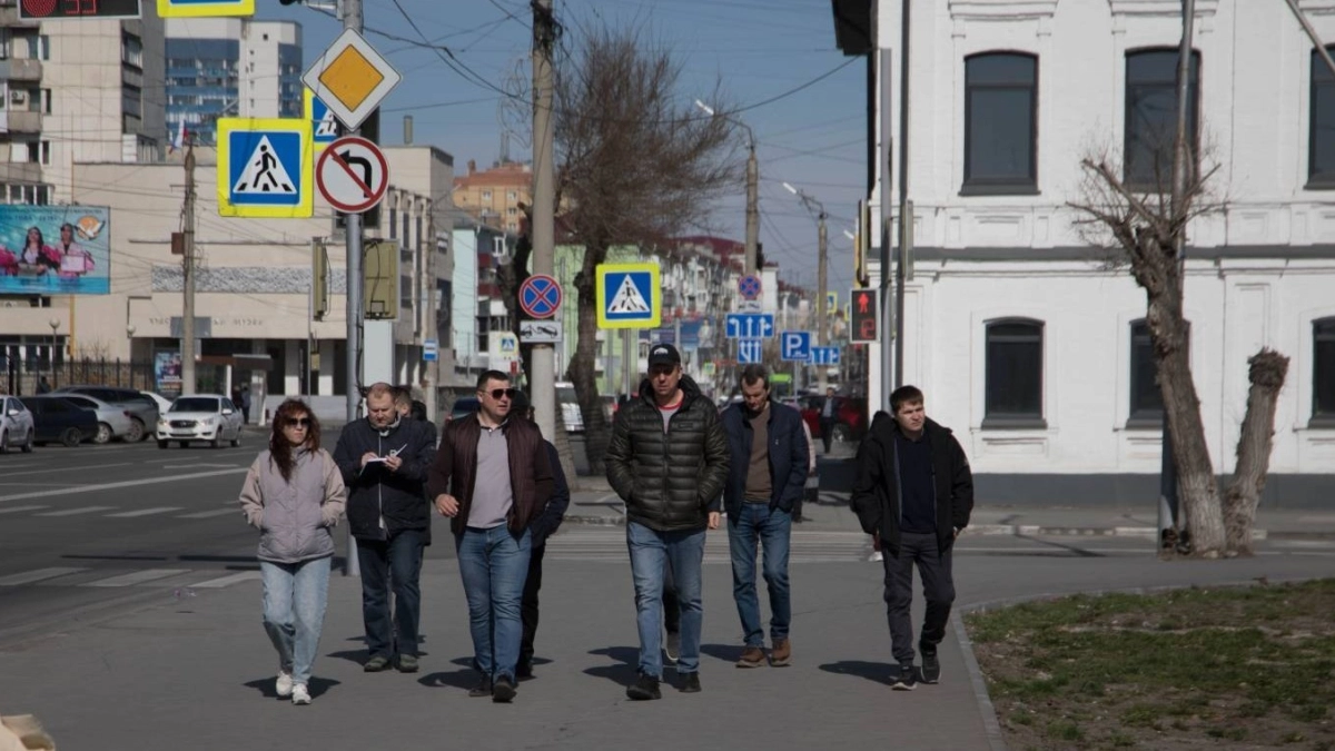 В Кургане продолжается уборка и благоустройство общественных территорий