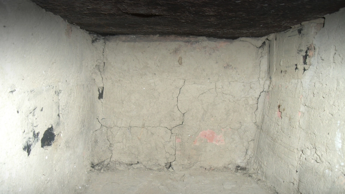 В Кургане "управляйку" покарали огромными штрафами за сырые подвалы