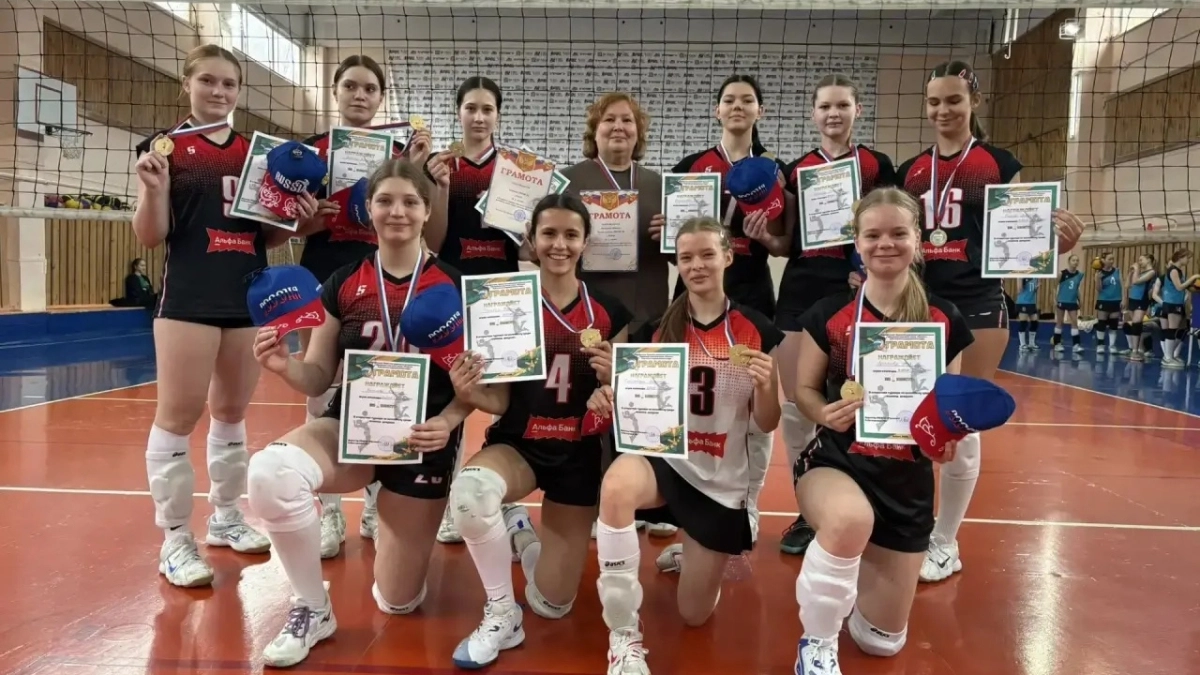 Курганские волейболистки взяли "золото" на чемпионате в Свердловской области