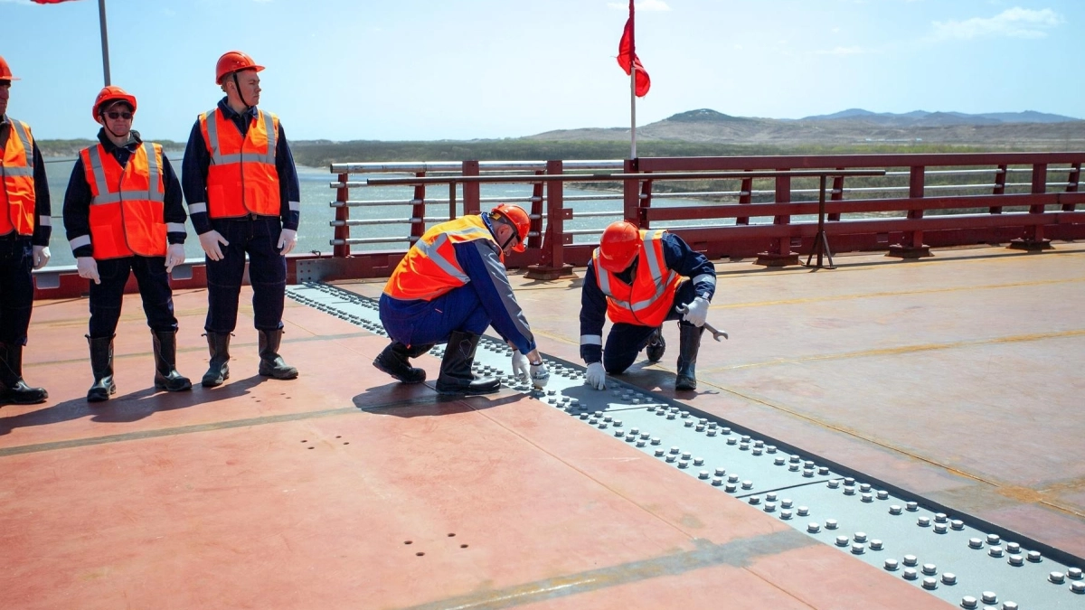 Курганский завод помог в постройке моста между Россией и КНДР