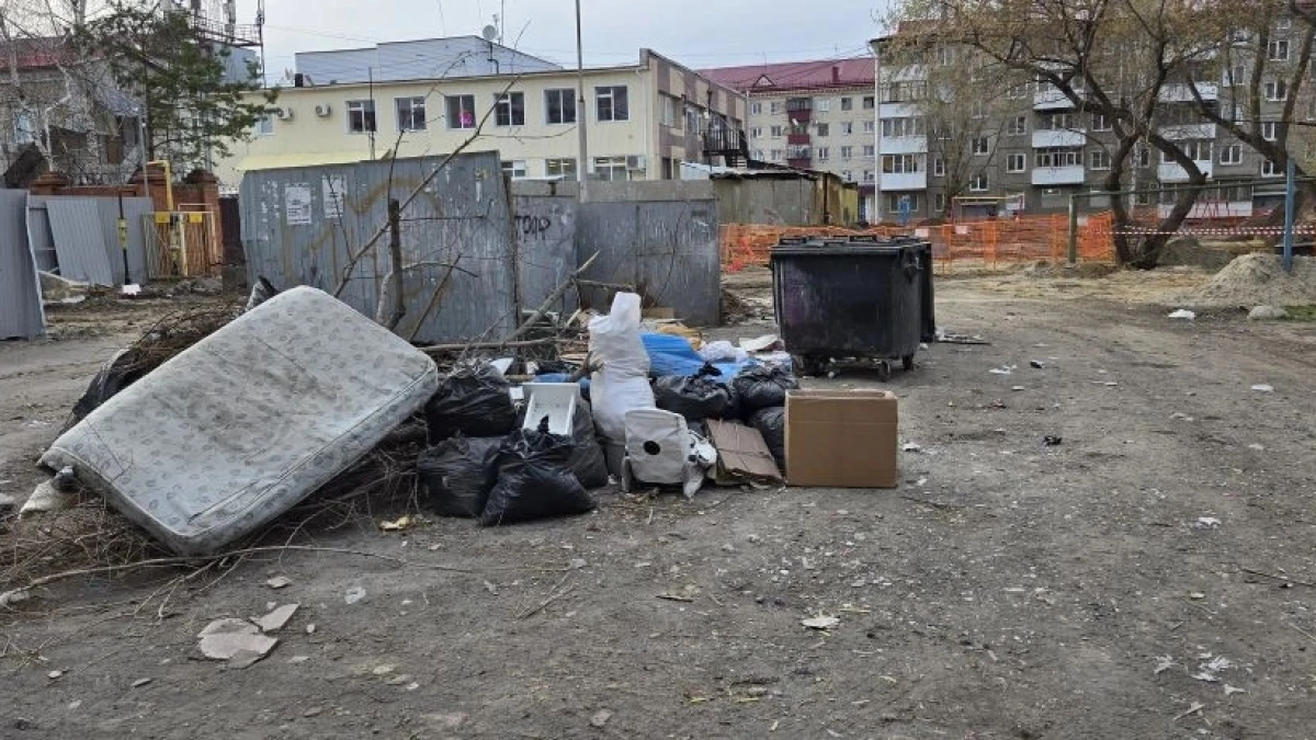 Курганцы возмущены уборкой мусора на улице Югова