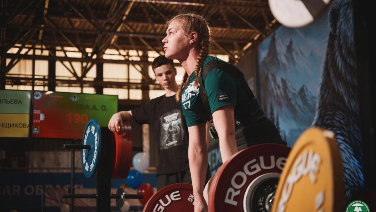 В области начался чемпионат по пауэрлифтингу