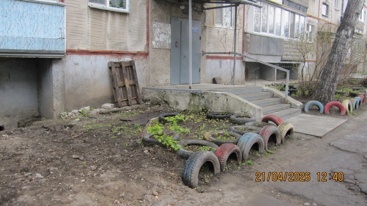 Горы хлама и старых покрышек: Госжилинспекция выявила нарушения в курганских дворах