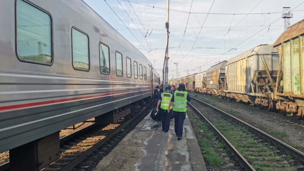 В Кургане транспортные полицейские задержали двух подростков-зацеперов