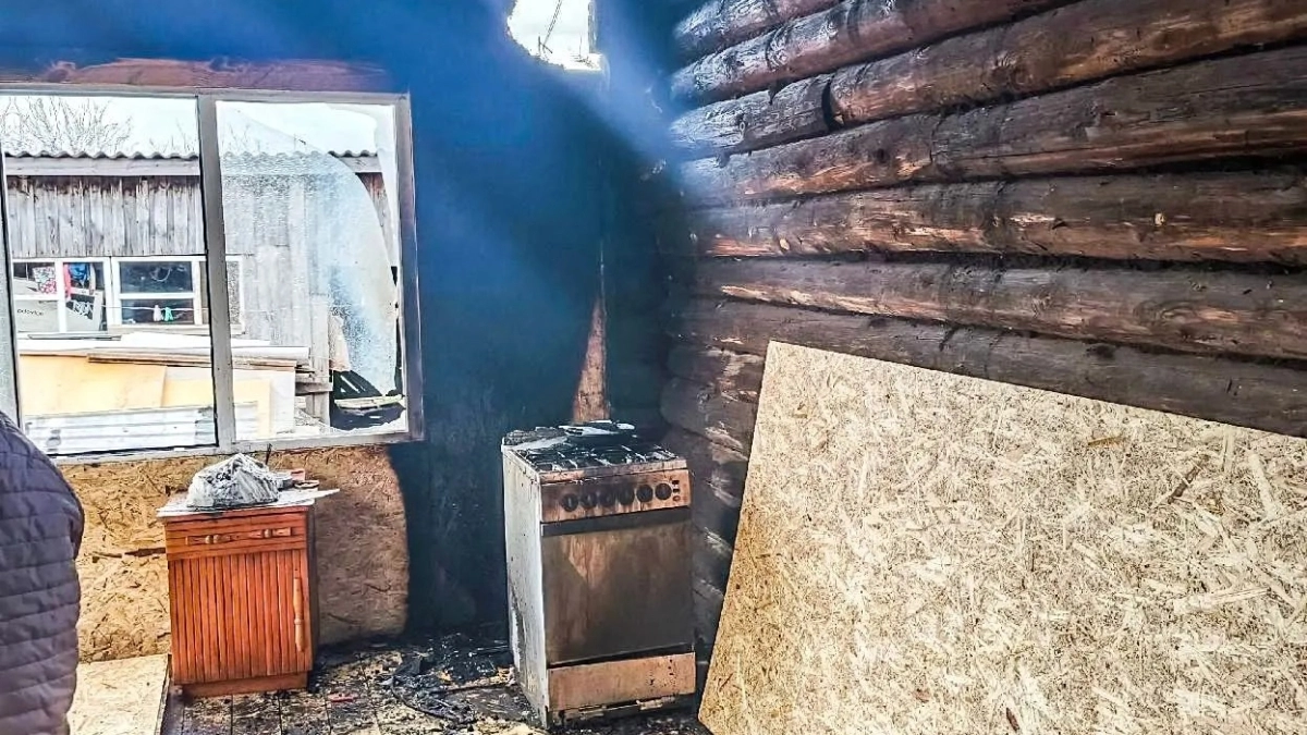 Оставили еду на плите и остались без крыши над головой: пожар в Мишкинском округе