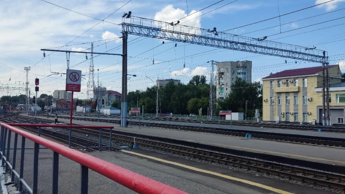 В Кургане установили личности девочек, по вине которых произошла остановка грузового поезда
