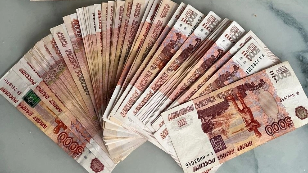 В Кургане мошенники заставили студентку перевести им 500 тыс. рублей из семейных сбережений