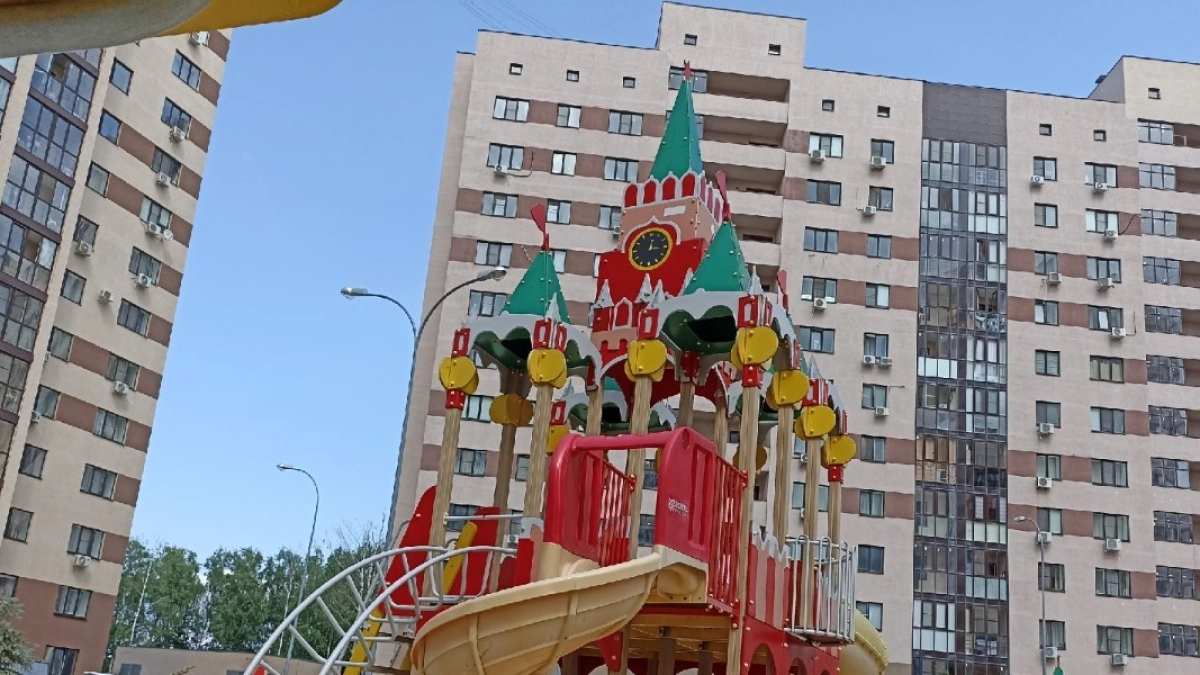 В Далматово девять детских площадок оказались небезопасными для игр