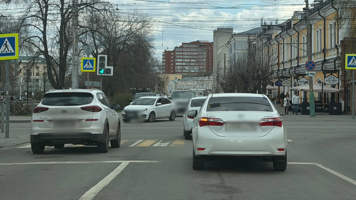 Верховный суд поставил точку: лишат ли прав за наезд одним колесом на сплошную линию разметки