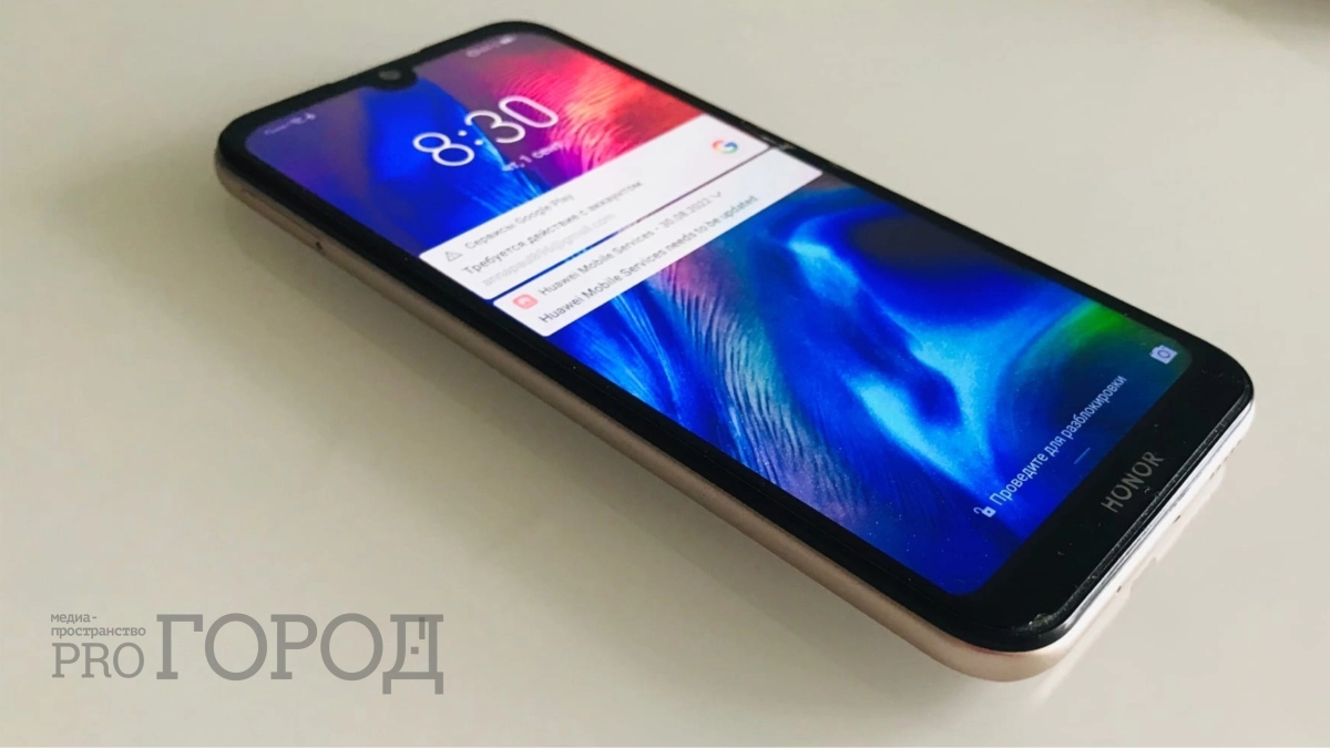 Как правильно класть смартфон на стол - экраном вниз или вверх?
