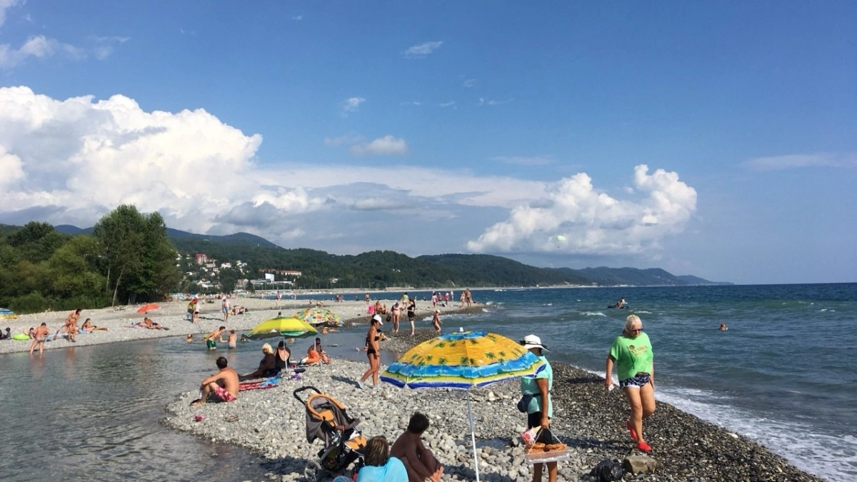 Ледяное море, пустые пляжи: что происходит в Сочи в июне - честный отзыв