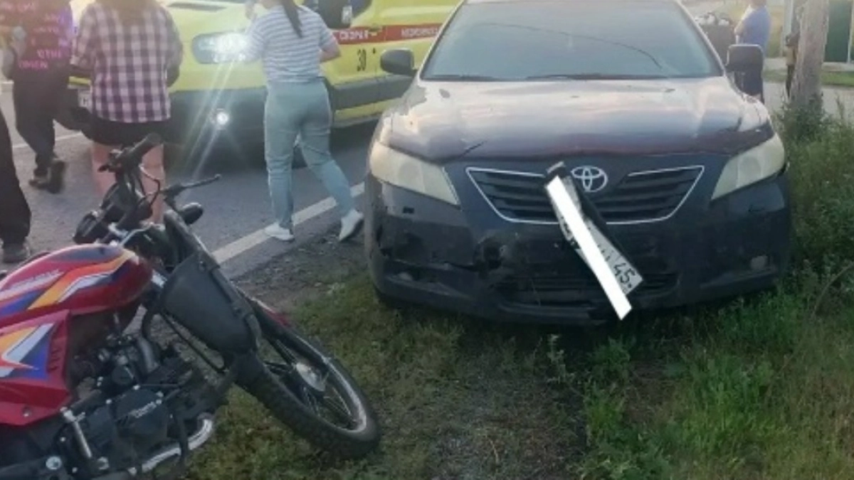 В Кургане в результате ДТП серьезно пострадал 10-летний водитель мопеда