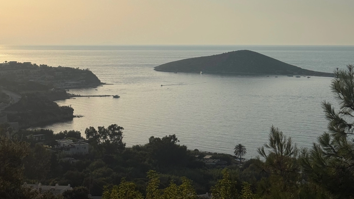 Море +16, пляж на ремонте: что происходит в Ялте и в Крыму в июне — честный отзыв