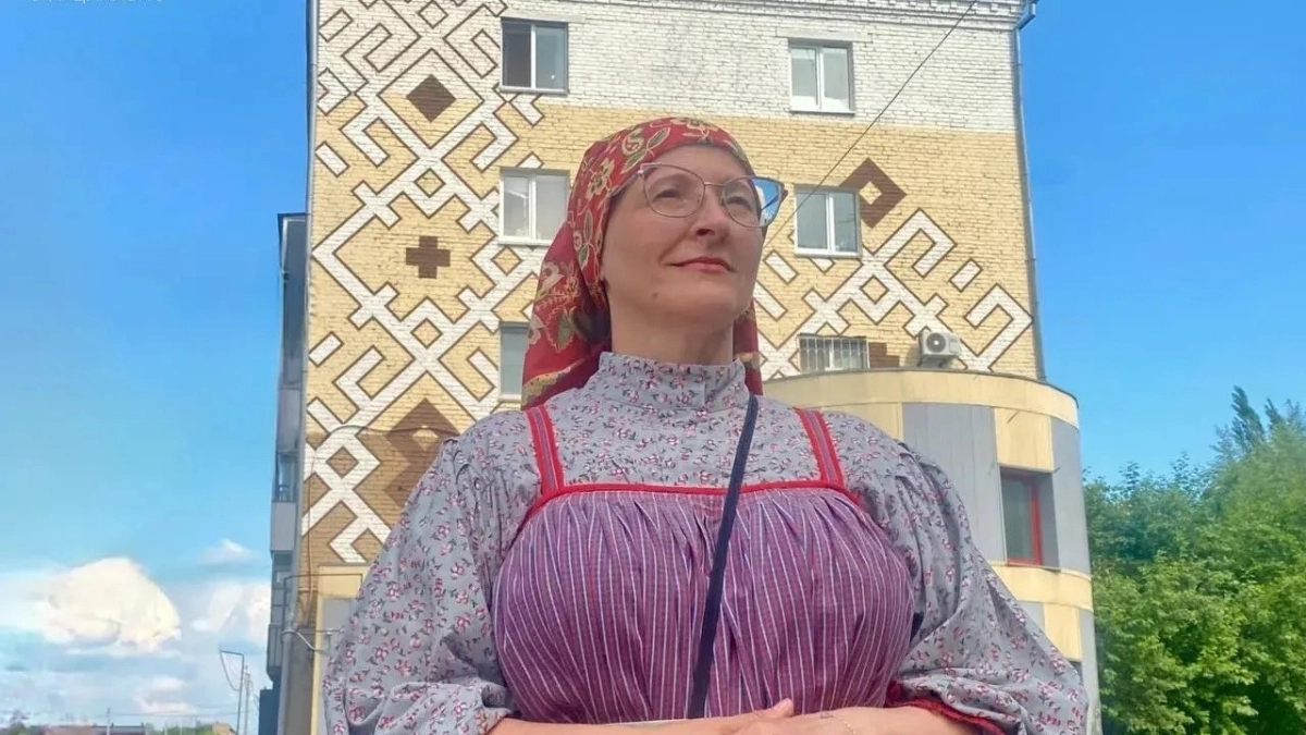 Шадринский квартал начал обрастать русскими орнаментами