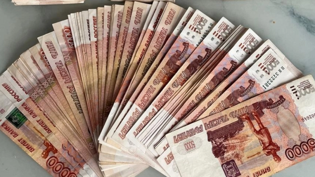 В Курганской области перед судом предстал экс-сотрудник «Курганавтодора» за крупную взятку