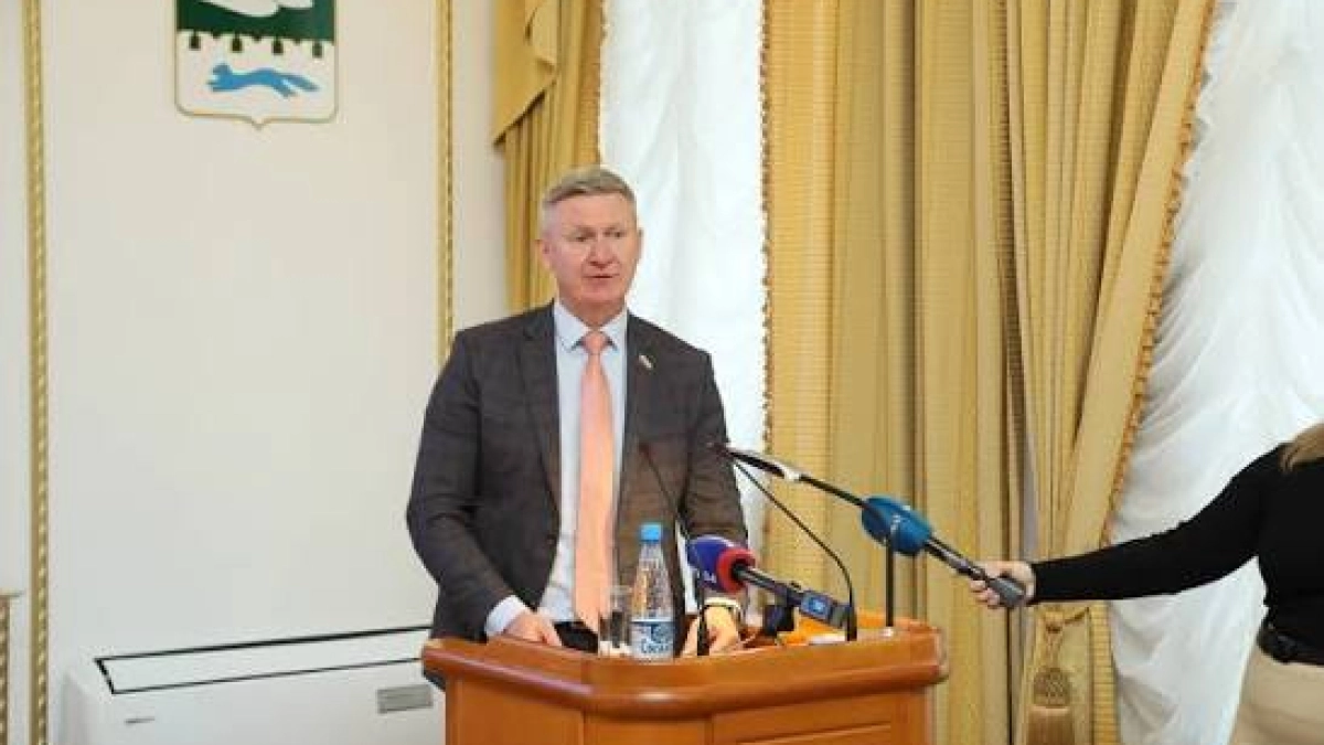 Председатель курганской облдумы поздравил местную молодёжь с праздником