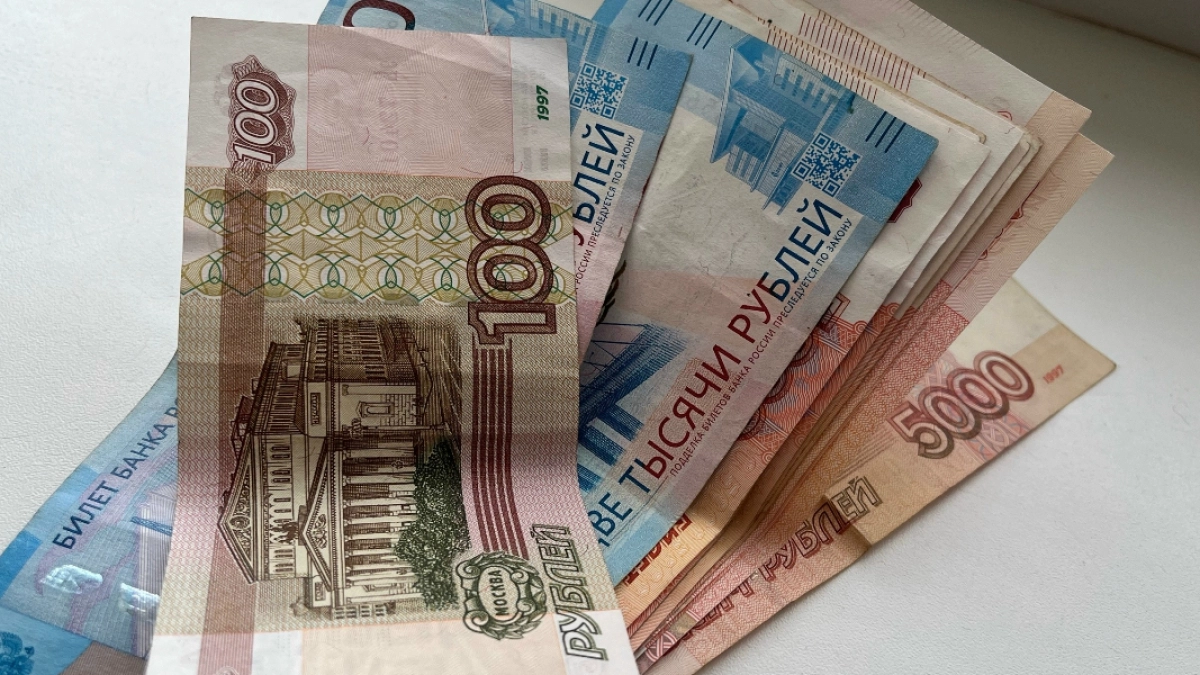 В Кургане директор компании задолжал своим работникам более 4,9 млн рублей