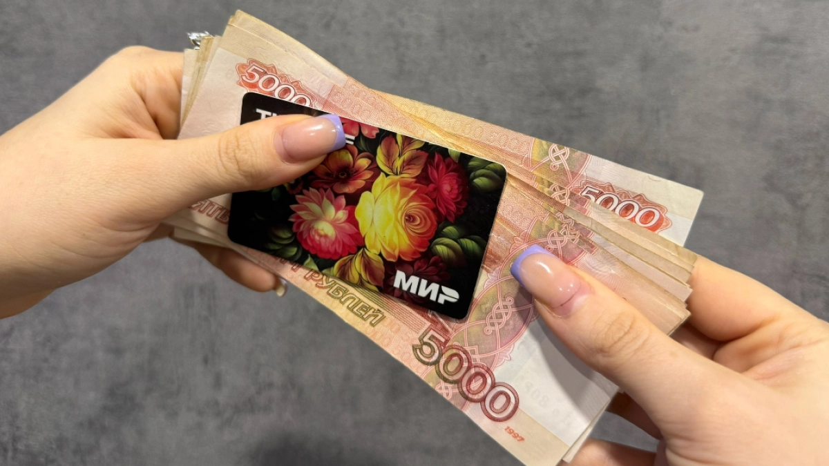 Курганец, думая, что продлевает договор сотовой связи, потерял более миллиона рублей