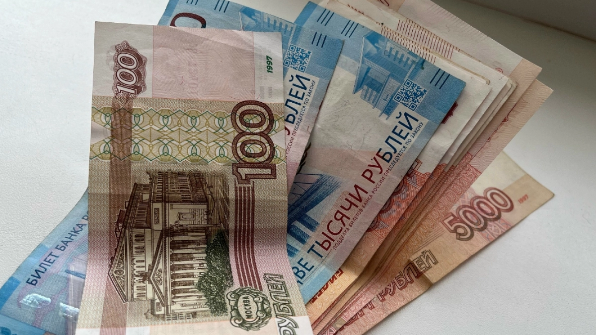 Жителя Петухово вынудили отработать 200 часов обязательных работ из-за неоплаченных штрафов