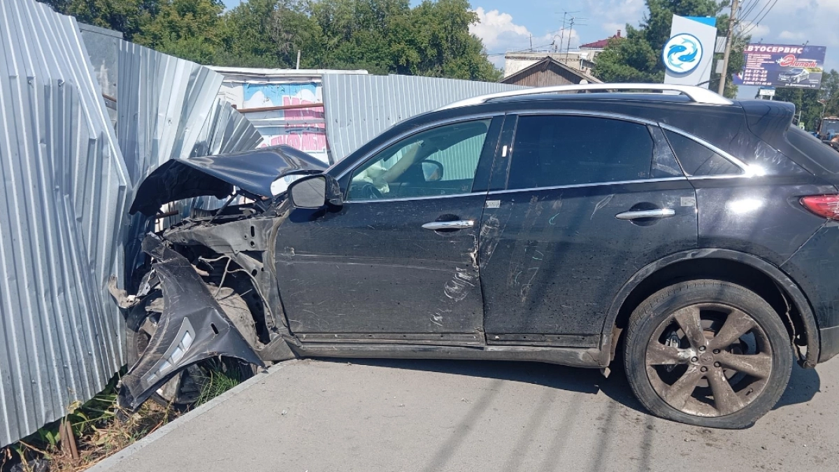 В Кургане решение водителя «Renault Duster» не уступать дорогу обернулось ДТП