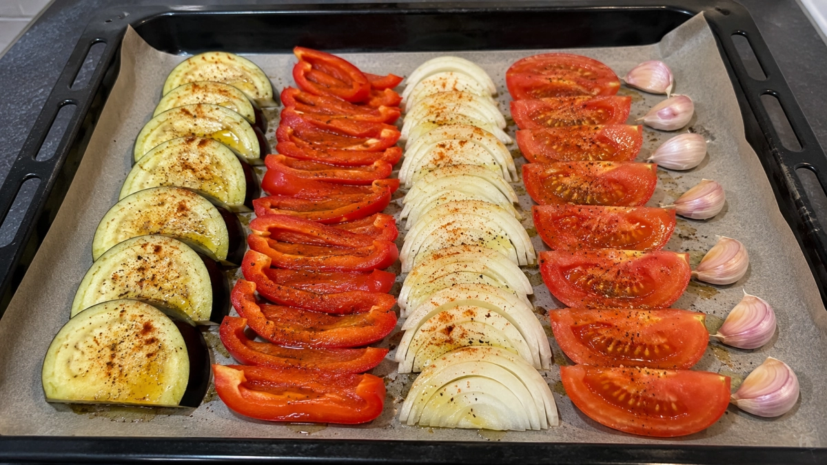Этот овощной паштет с ножа лижем — вкуснее мясного, а готовится просто: запечь полосками и пробить в блендере