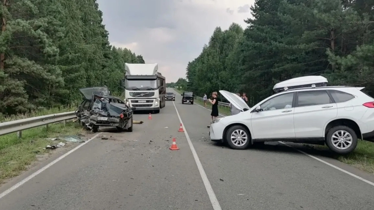 В Курганской области столкновение автомобилей привело к гибели пенсионерки