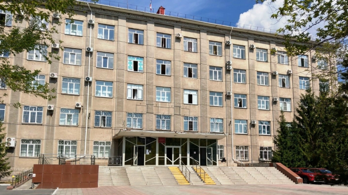 Двух курганцев осудили за нападение на мужчину и порчу его автомобиля