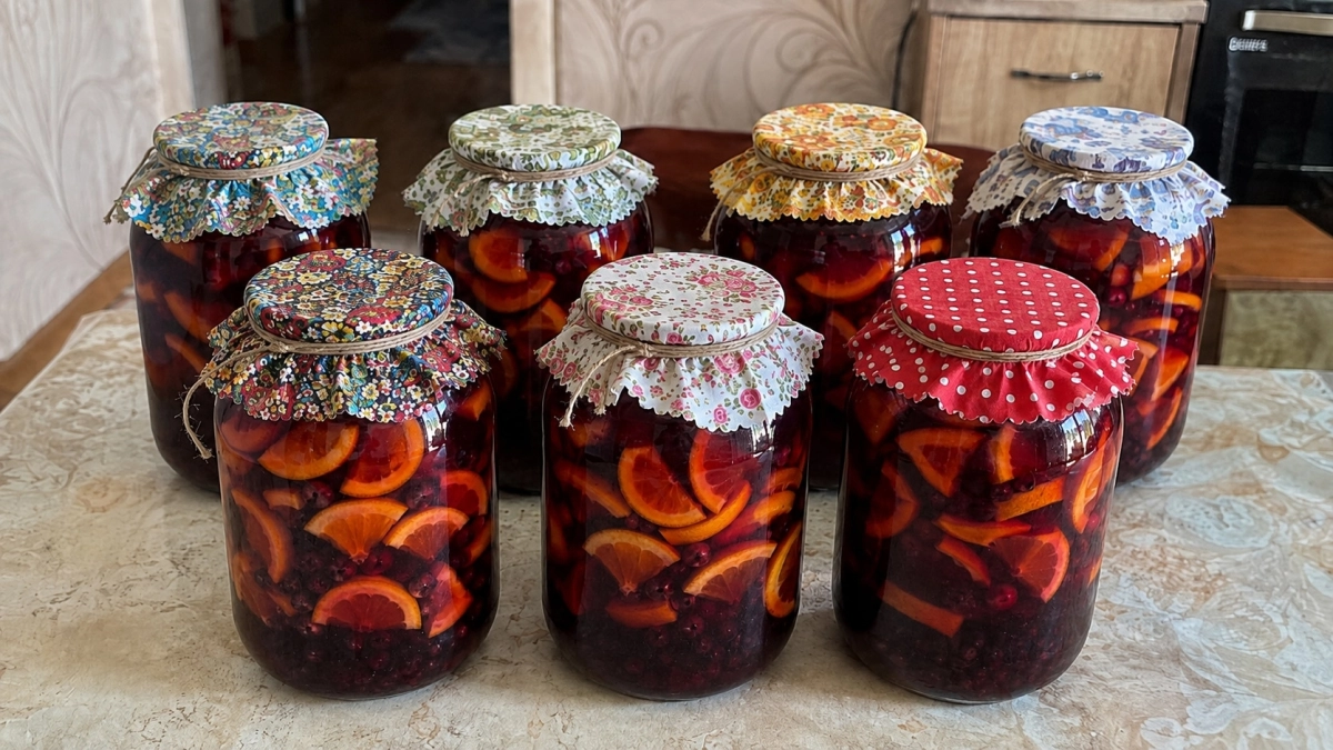 Дети забыли про «Колу»: просят «Сморолу» из черной смородины — вкусный компот с апельсином на зиму