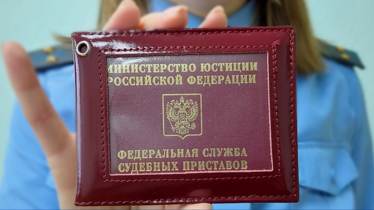 В Курганской области приставы нашли должницу по алиментам, прятавшуюся в квартире старшего сына