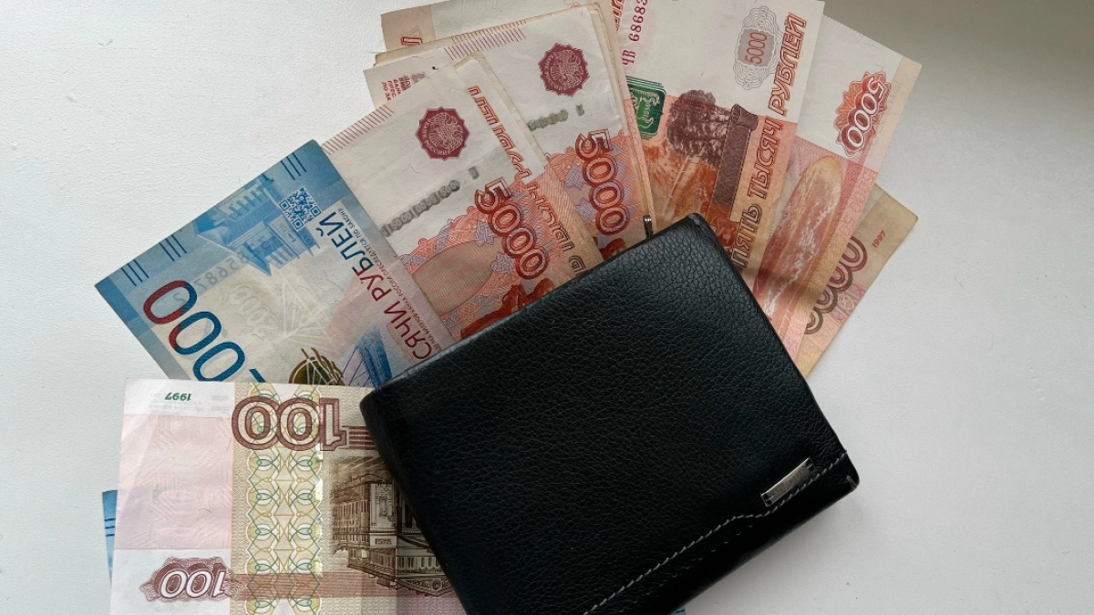 В Кургане желание получить дополнительный доход обернулся для пенсионерки потерей 900 тыс. рублей