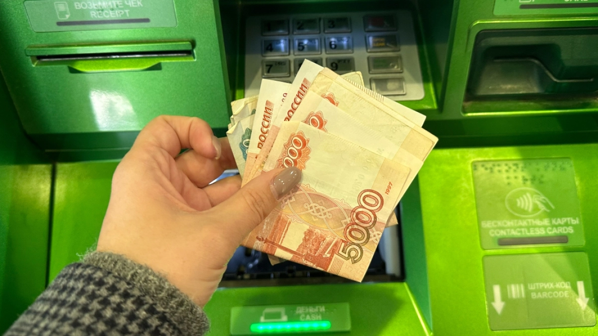 Аферисты обманом заставили жительницу Шумихинского округа отдать им три миллиона рублей