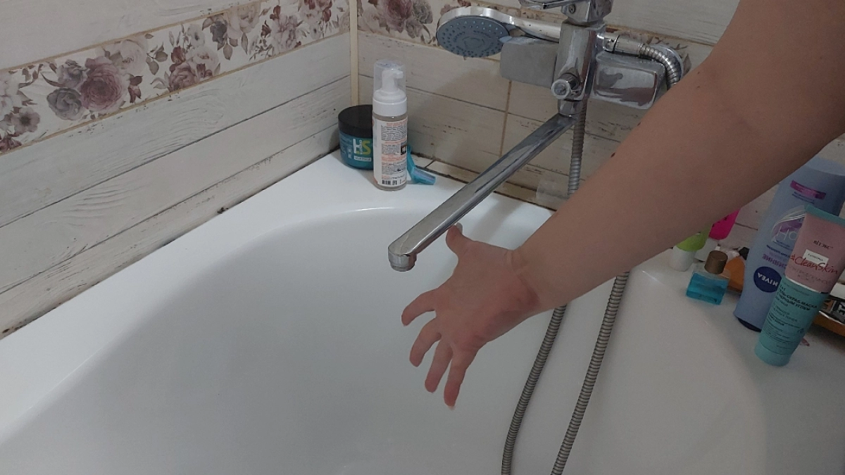 В Кургане из-за врезки водопровода без воды останутся магазин, детский сад и жилые дома