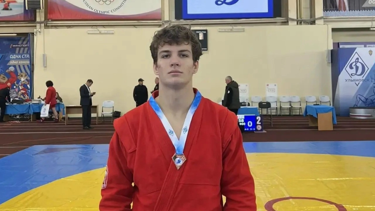 Спортсмен из Кургана стал бронзовым призером всероссийских соревнований по самбо