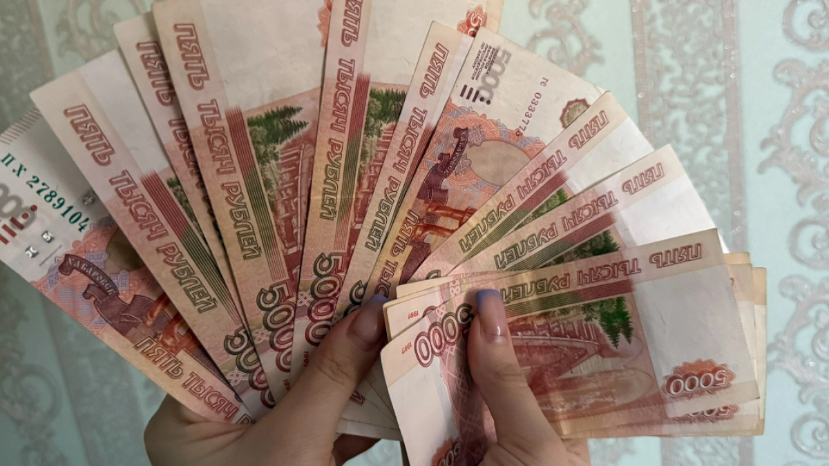 В Далматовском округе оштрафовали компанию, взявшую на работу бывшего чиновника