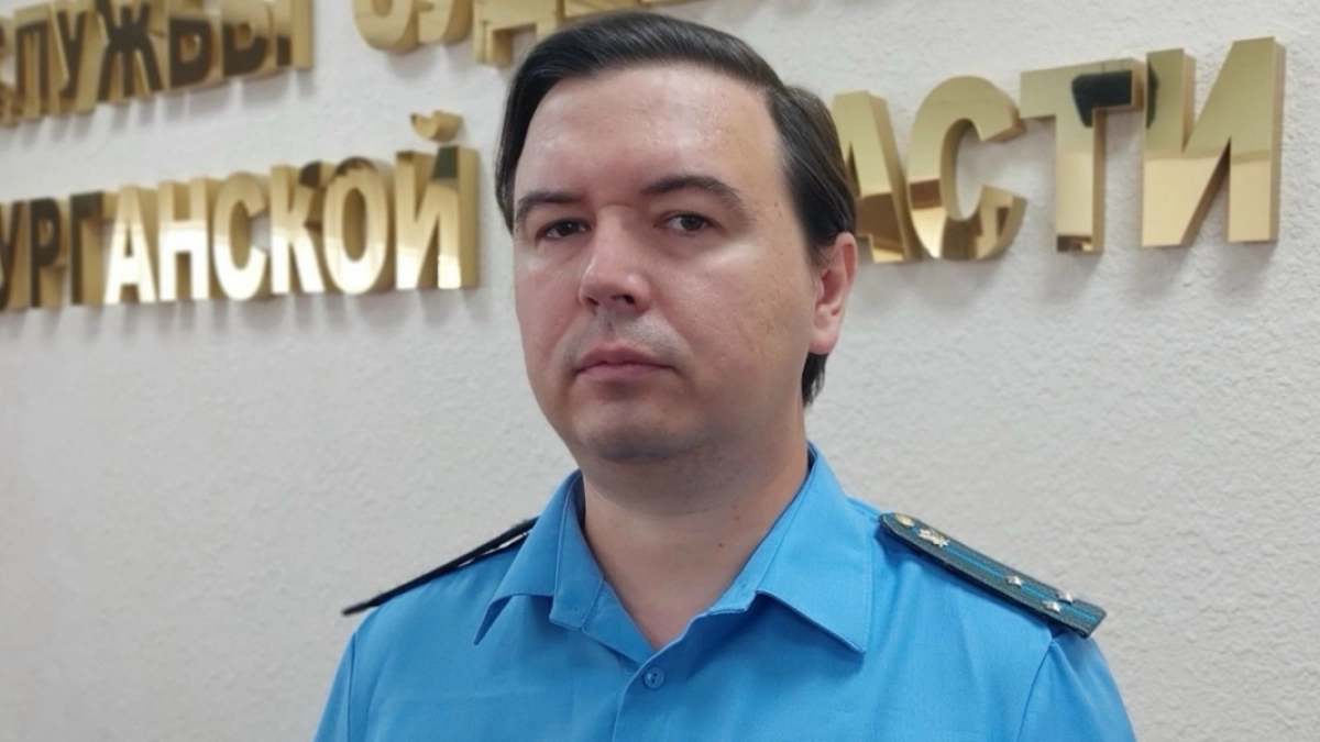 В Шумихинском районе дознаватель помог пенсионерке, потерявшей сознание посреди улицы