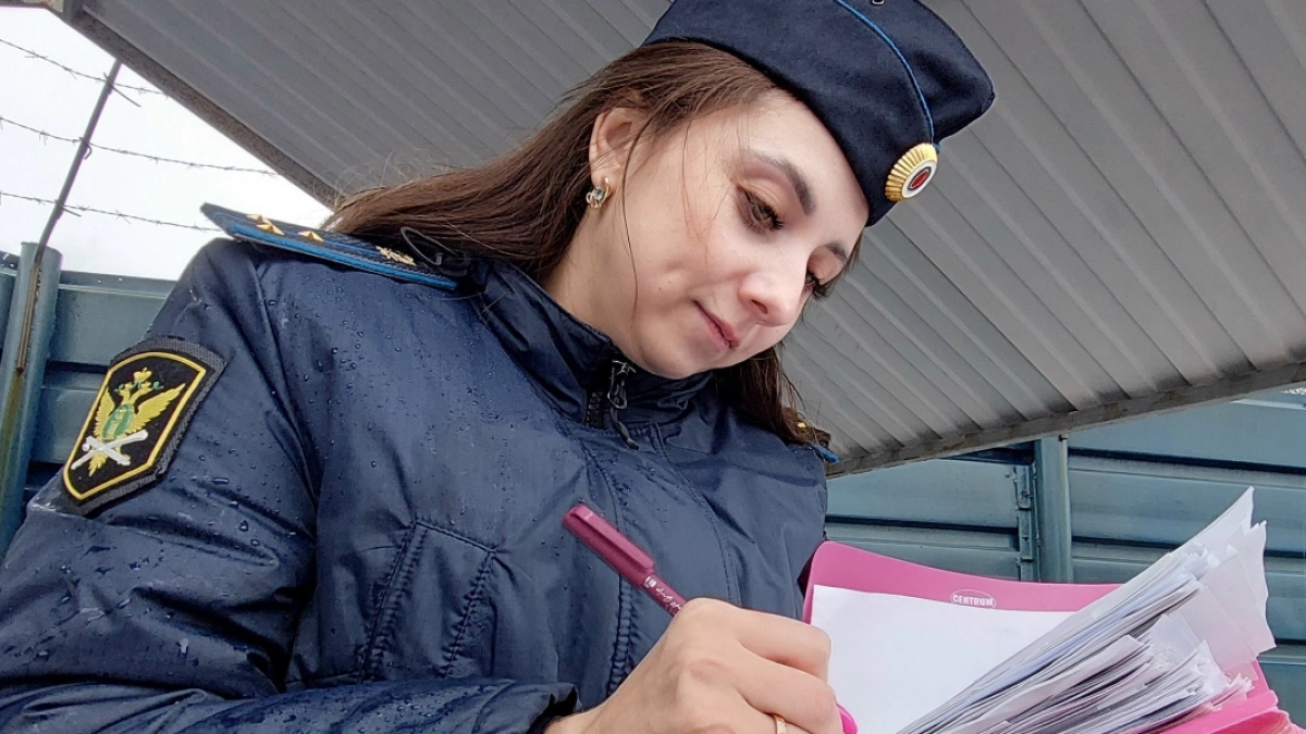 Чтобы выехать за границу, жительнице Юргамыша пришлось оплатить ущерб от ДТП и 22 штрафа